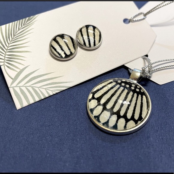 Handmade Glass Dome Earrings & Pendant set - Picture 8 of 13